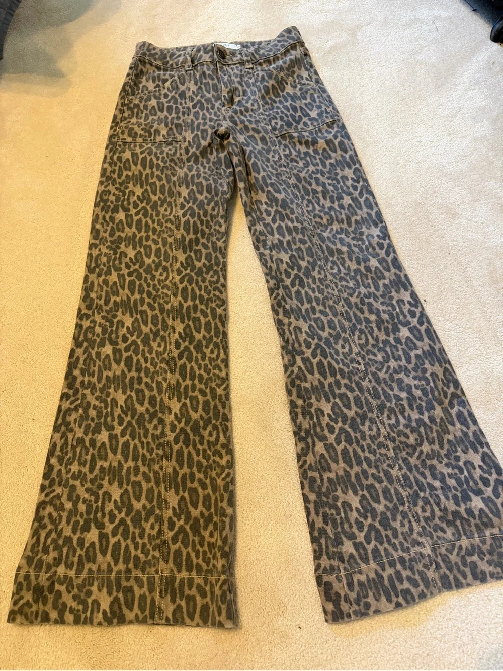 Mini Sloane High Rise Comfort Flare Jeans - Brown & Black Leopard